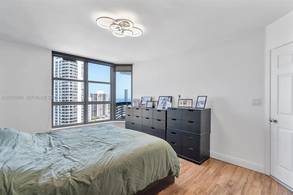 3530 Mystic Pointe Dr #2907 Aventura, FL 33180