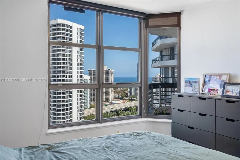 3530 Mystic Pointe Dr #2907 Aventura, FL 33180
