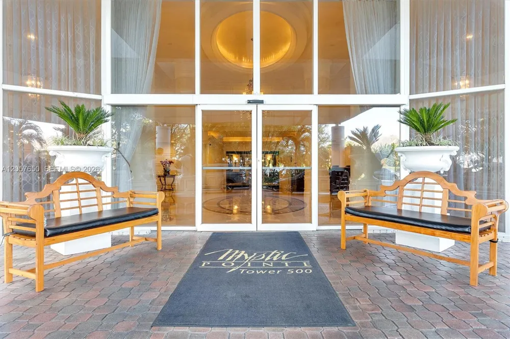 3530 Mystic Pointe Dr #2907 Aventura, FL 33180