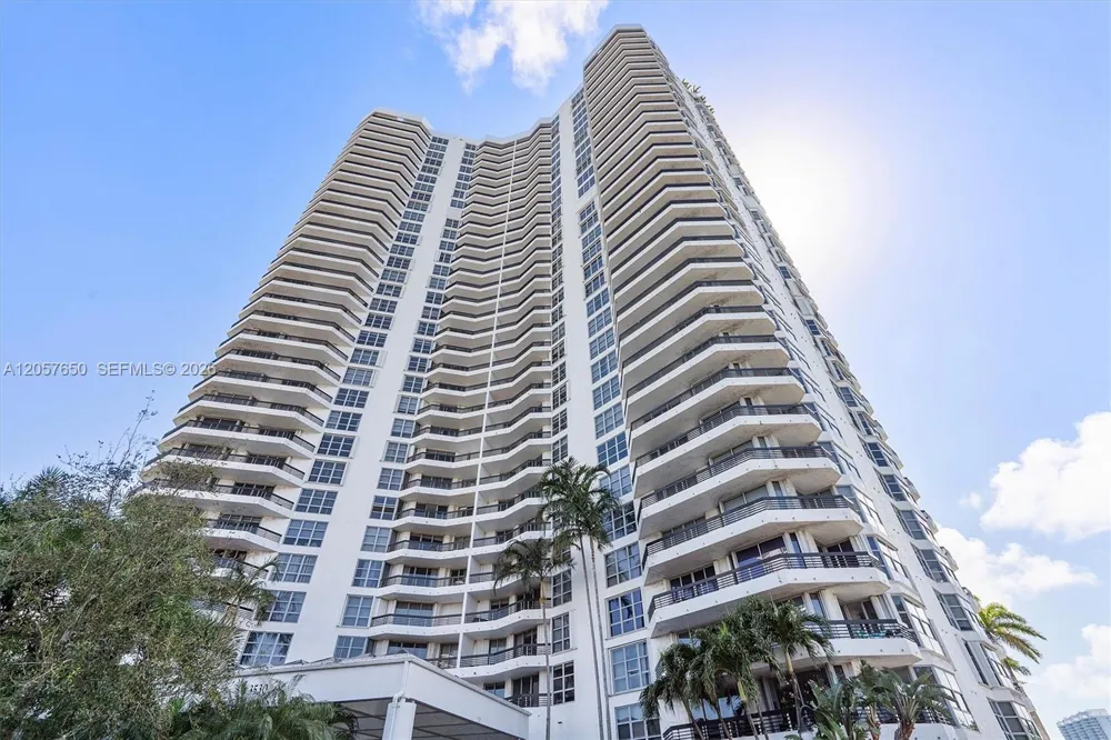3530 Mystic Pointe Dr #2907 Aventura, FL 33180