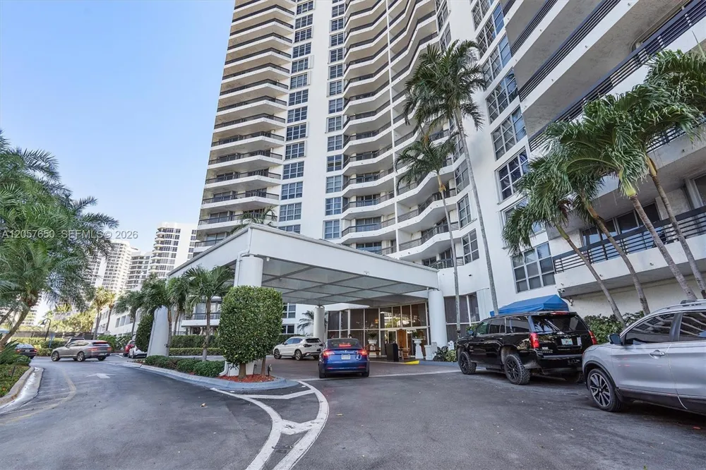 3530 Mystic Pointe Dr #2907 Aventura, FL 33180