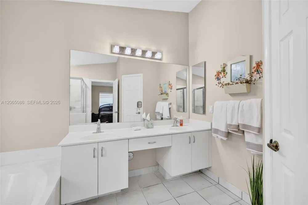 13356 NW 16th St Pembroke Pines, FL 33028