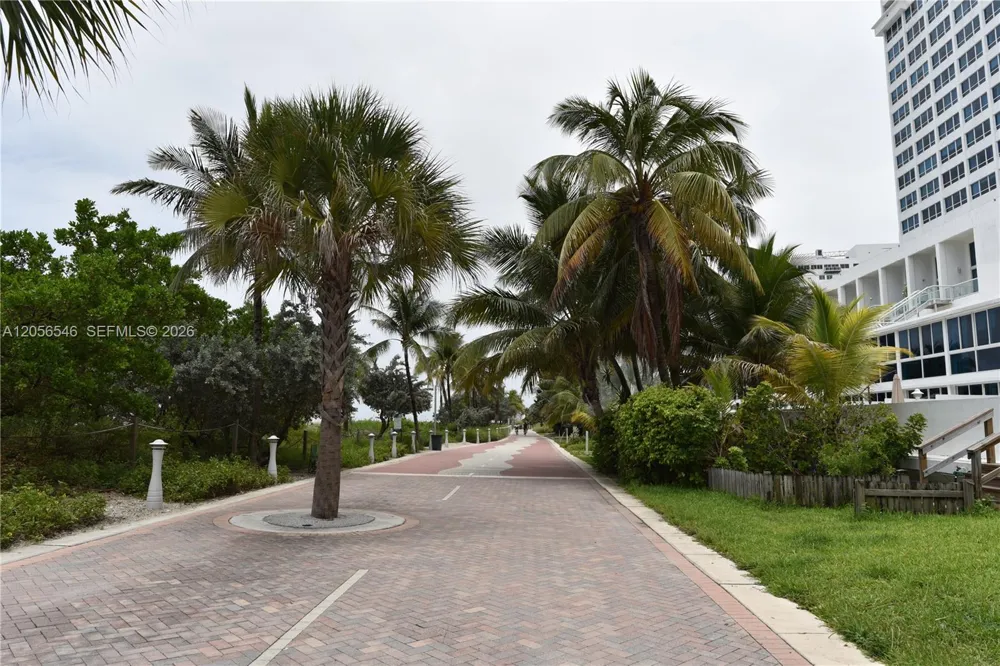 5555 Collins Ave #8K Miami Beach, FL 33140