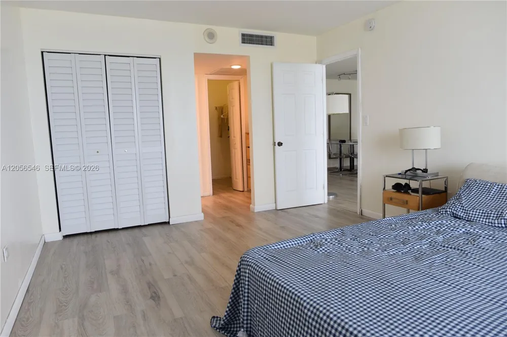 5555 Collins Ave #8K Miami Beach, FL 33140