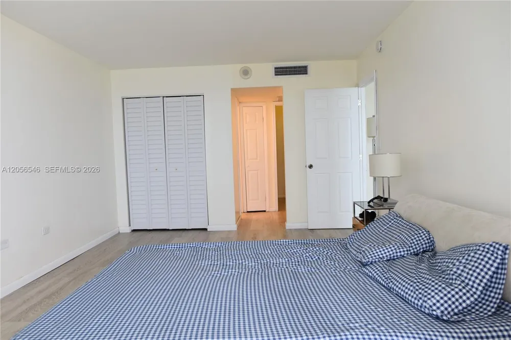 5555 Collins Ave #8K Miami Beach, FL 33140