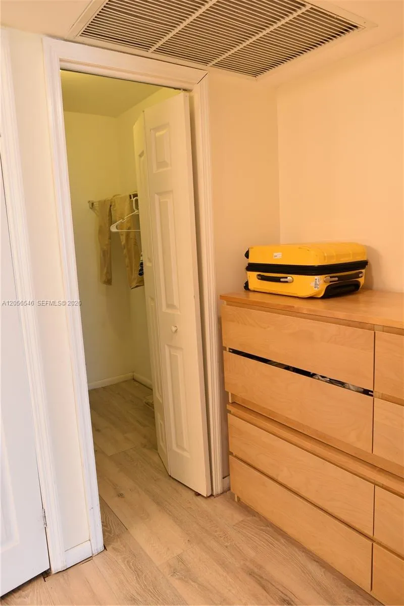 5555 Collins Ave #8K Miami Beach, FL 33140