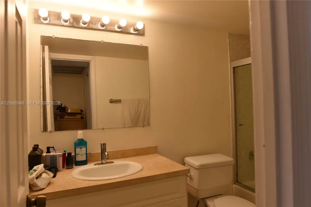 5555 Collins Ave #8K Miami Beach, FL 33140