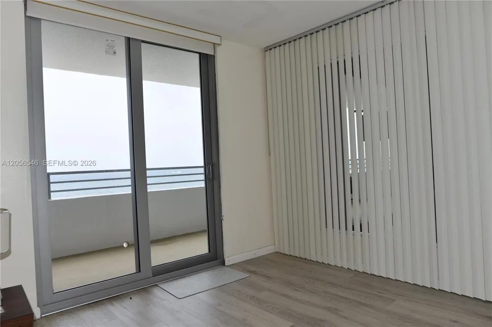 5555 Collins Ave #8K Miami Beach, FL 33140