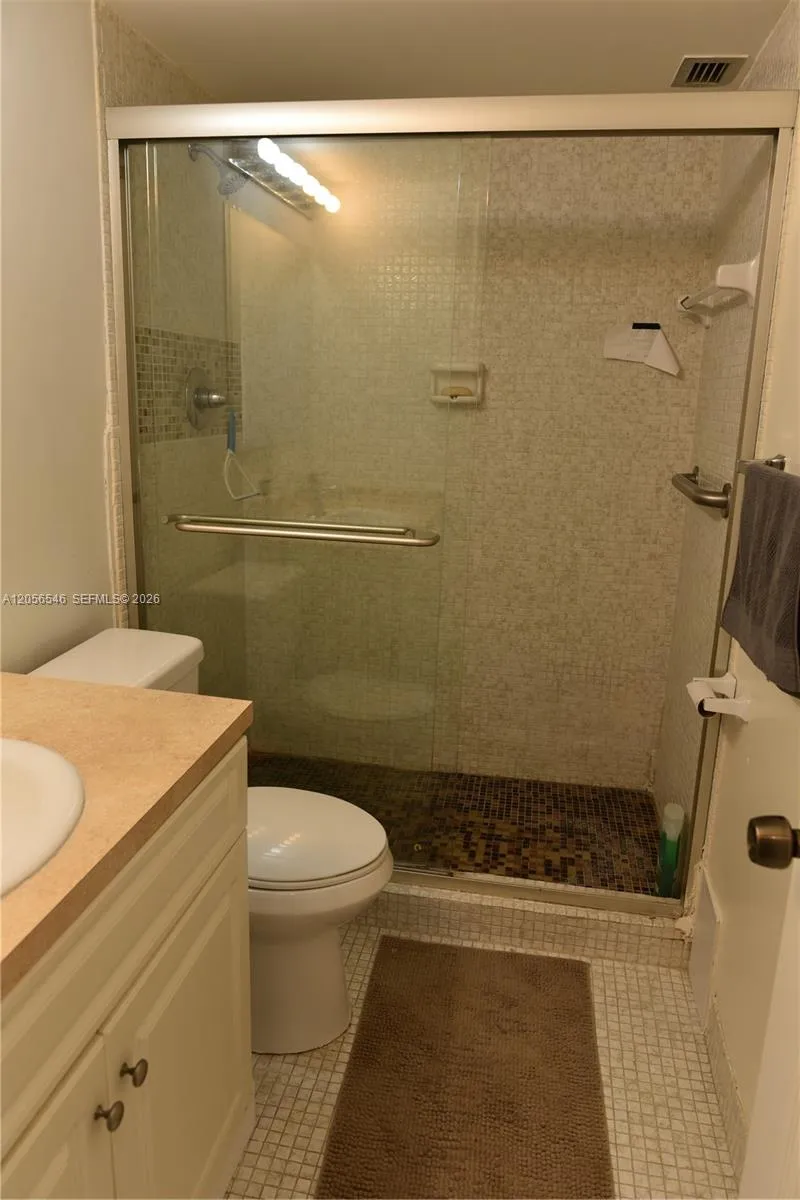 5555 Collins Ave #8K Miami Beach, FL 33140