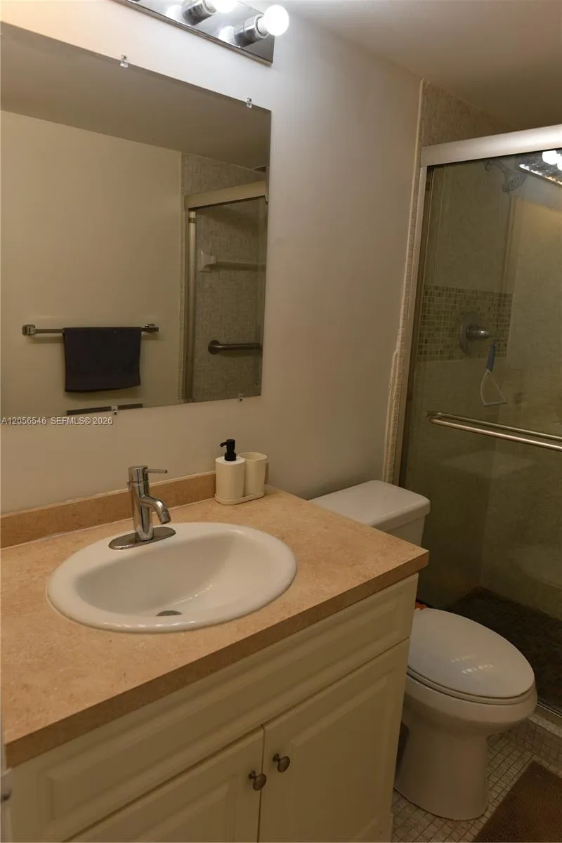 5555 Collins Ave #8K Miami Beach, FL 33140