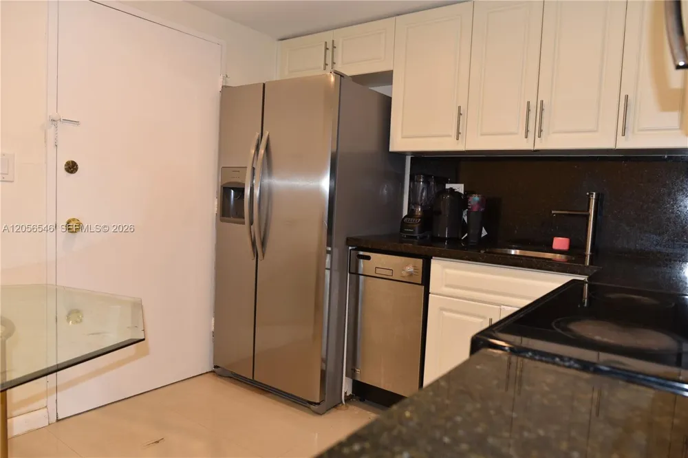 5555 Collins Ave #8K Miami Beach, FL 33140