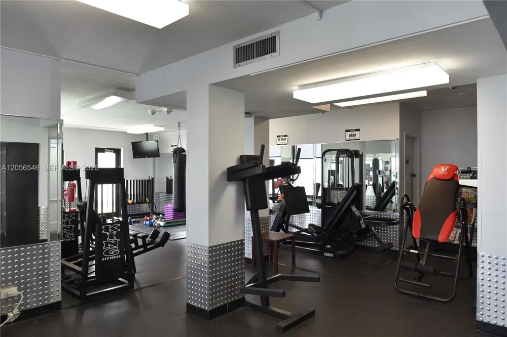 5555 Collins Ave #8K Miami Beach, FL 33140