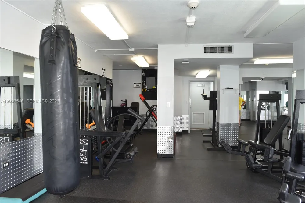 5555 Collins Ave #8K Miami Beach, FL 33140