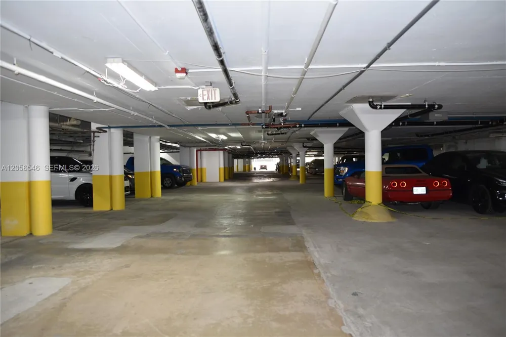 5555 Collins Ave #8K Miami Beach, FL 33140