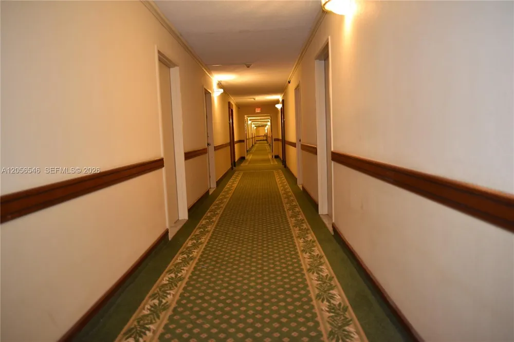 5555 Collins Ave #8K Miami Beach, FL 33140