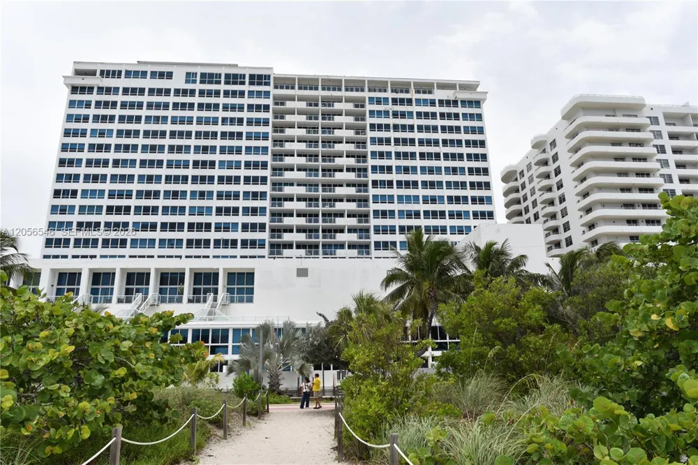 5555 Collins Ave #8K Miami Beach, FL 33140