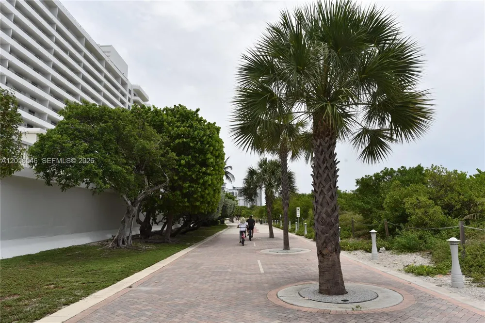 5555 Collins Ave #8K Miami Beach, FL 33140