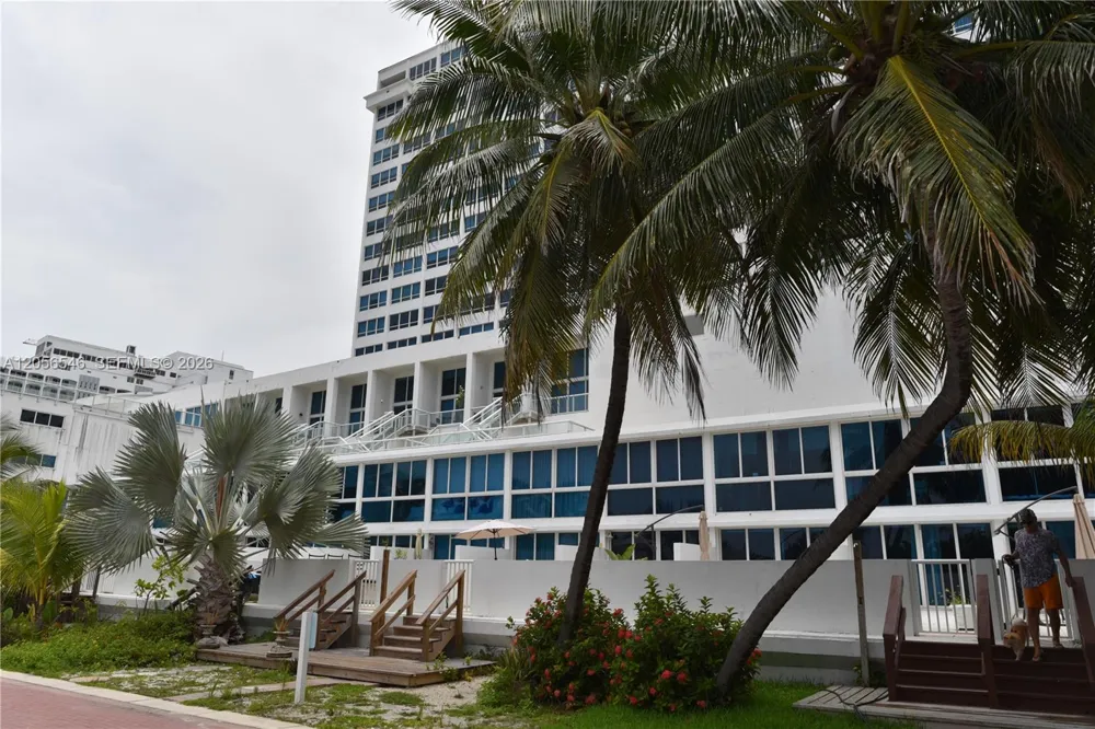 5555 Collins Ave #8K Miami Beach, FL 33140