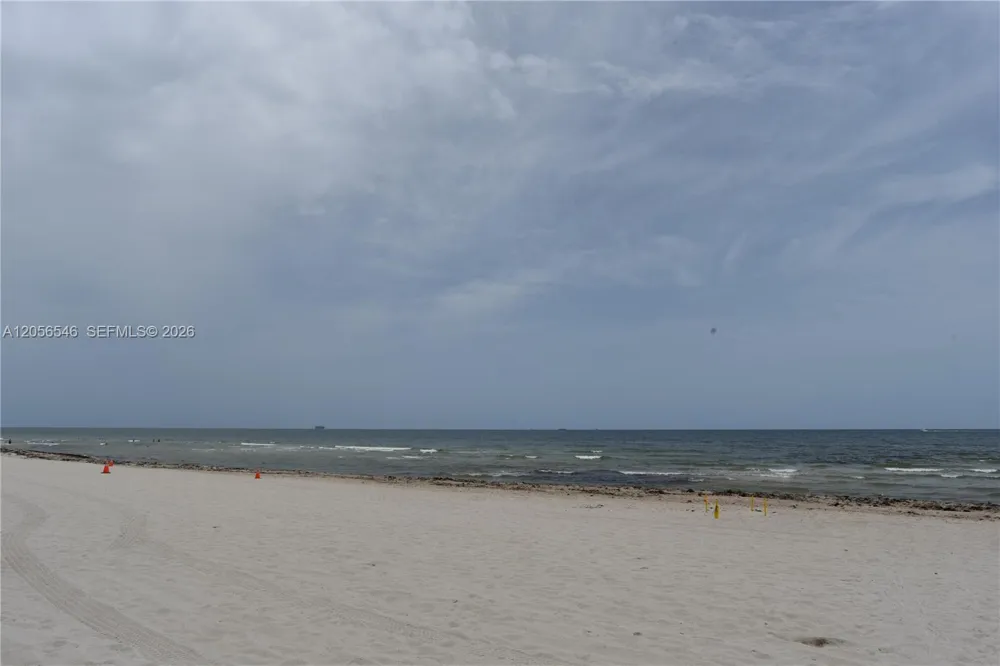5555 Collins Ave #8K Miami Beach, FL 33140