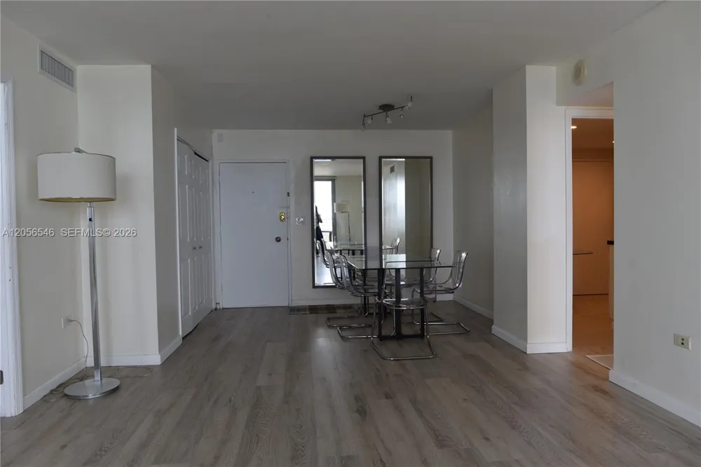 5555 Collins Ave #8K Miami Beach, FL 33140