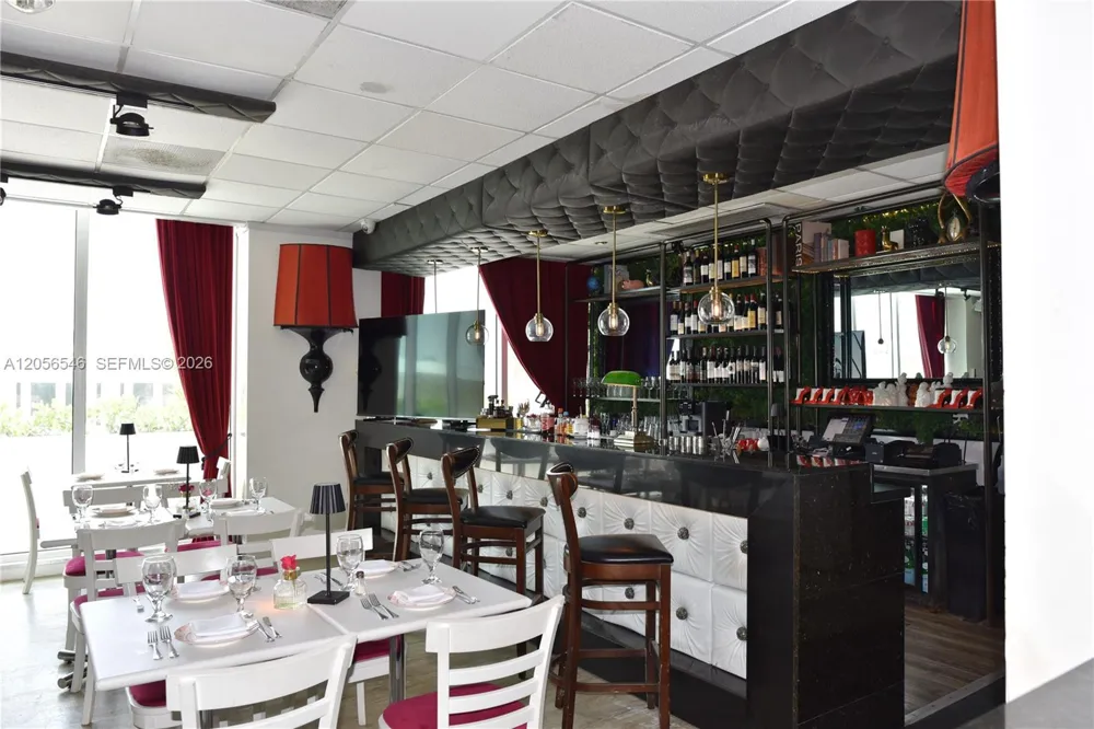 5555 Collins Ave #8K Miami Beach, FL 33140