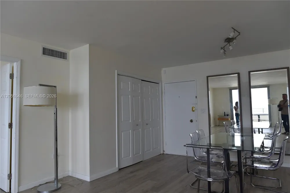 5555 Collins Ave #8K Miami Beach, FL 33140