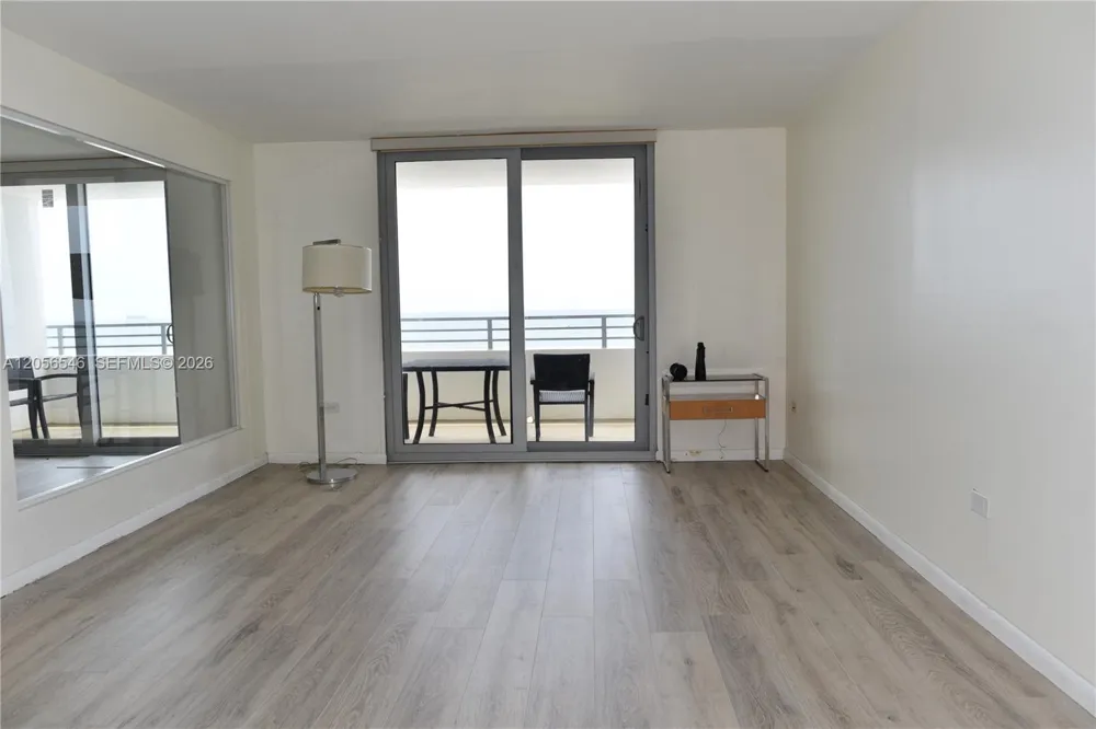 5555 Collins Ave #8K Miami Beach, FL 33140