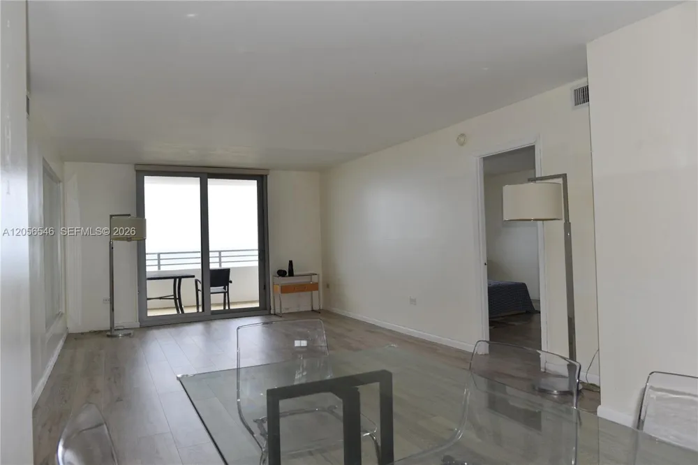 5555 Collins Ave #8K Miami Beach, FL 33140