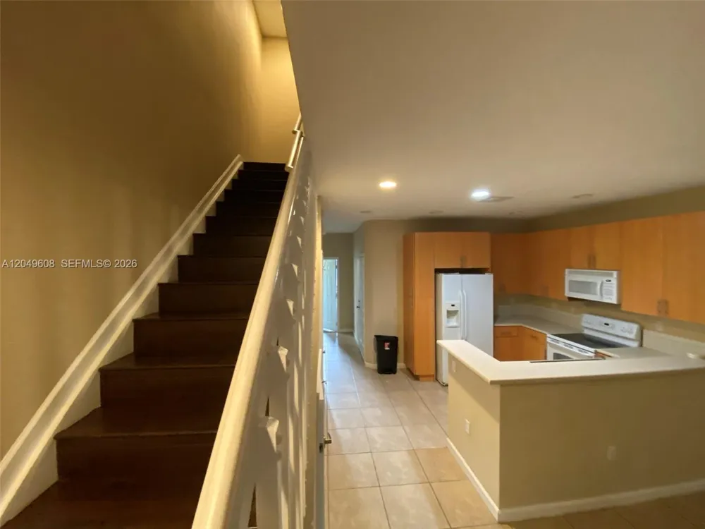 3102 NW 24th Way #18 Oakland Park, FL 33309