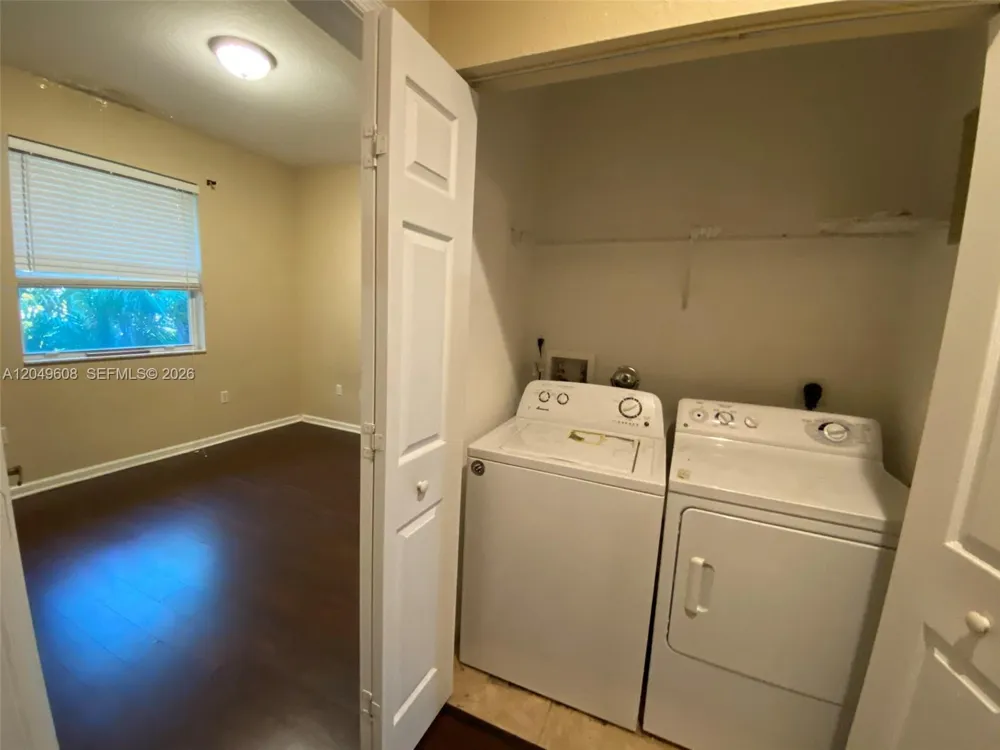 3102 NW 24th Way #18 Oakland Park, FL 33309
