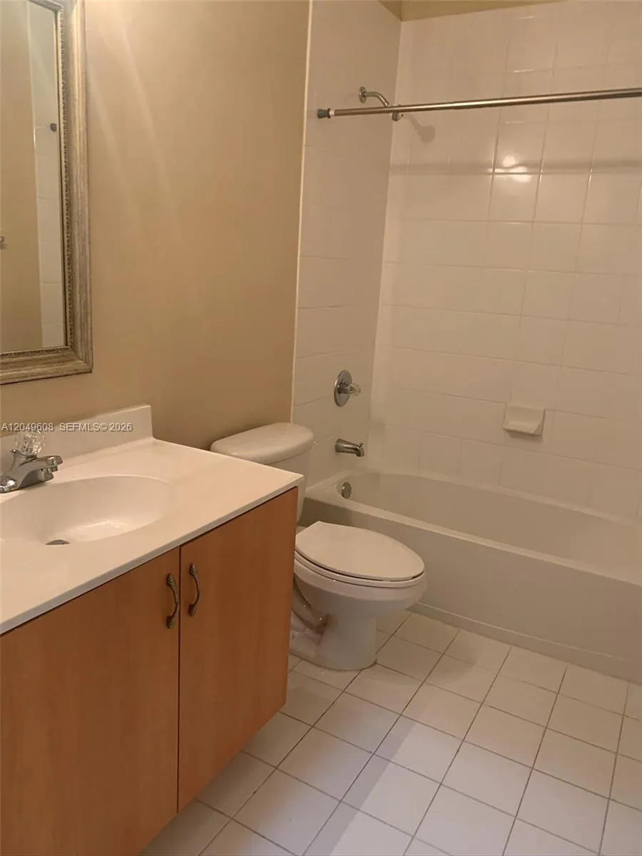 3102 NW 24th Way #18 Oakland Park, FL 33309