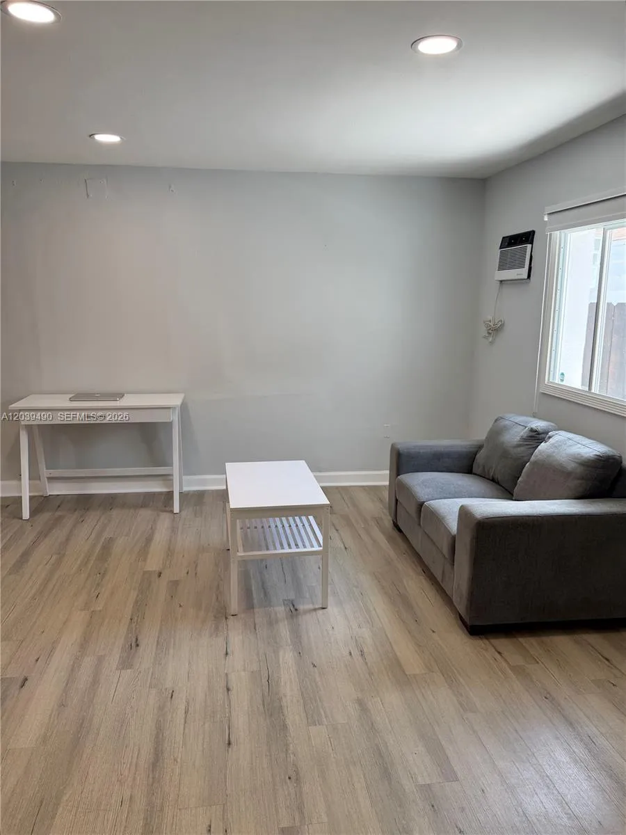 227 SW 26th Rd #Rear Miami, FL 33129