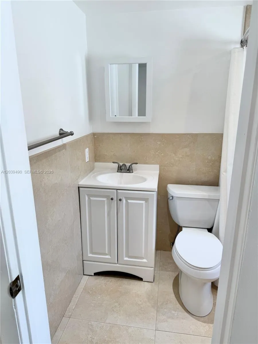227 SW 26th Rd #Rear Miami, FL 33129