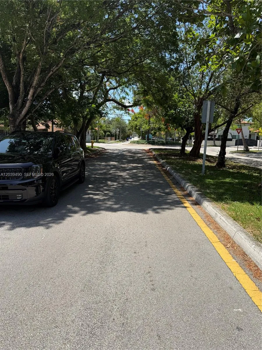 227 SW 26th Rd #Rear Miami, FL 33129