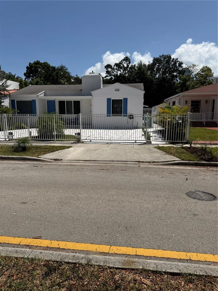 227 SW 26th Rd #Rear Miami, FL 33129