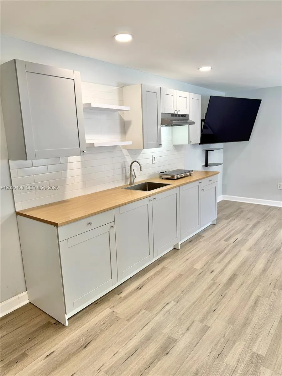 227 SW 26th Rd #Rear Miami, FL 33129