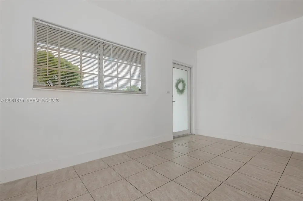 998 W 68th St Hialeah, FL 33014