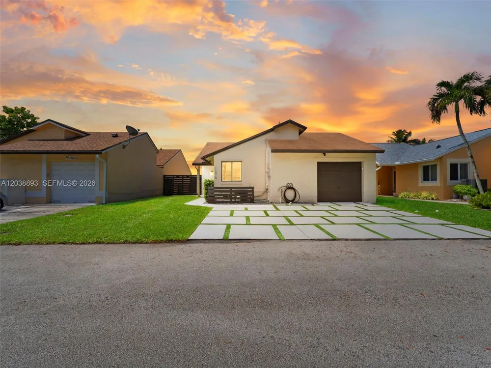 11010 SW 13th St Pembroke Pines, FL 33025