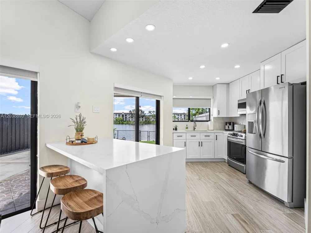 11010 SW 13th St Pembroke Pines, FL 33025