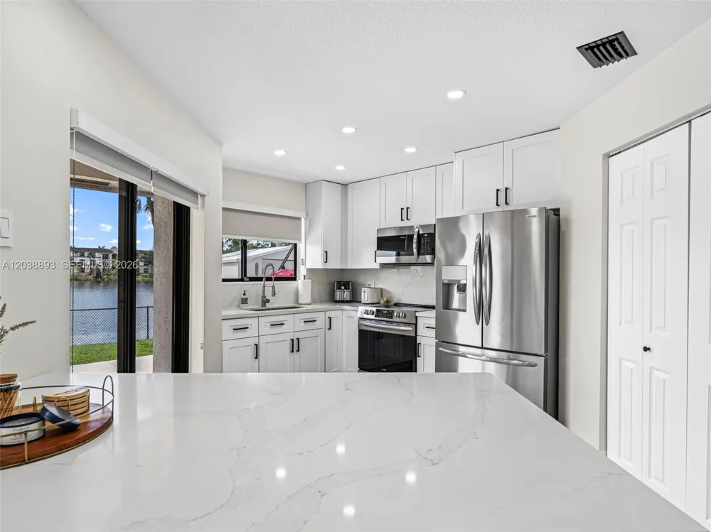 11010 SW 13th St Pembroke Pines, FL 33025