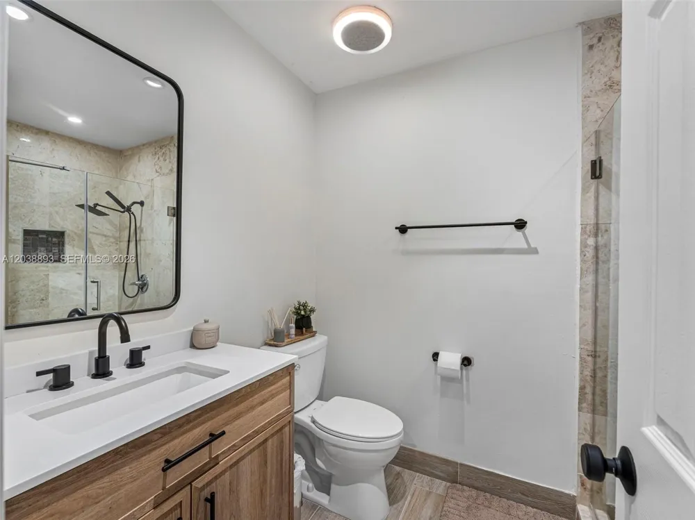 11010 SW 13th St Pembroke Pines, FL 33025