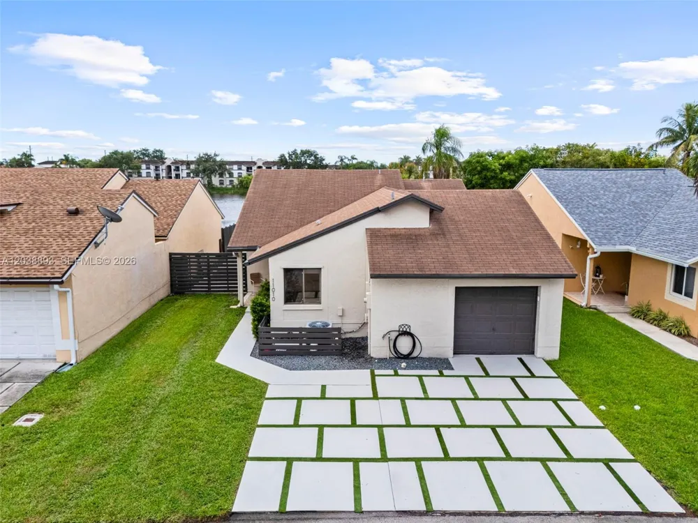 11010 SW 13th St Pembroke Pines, FL 33025