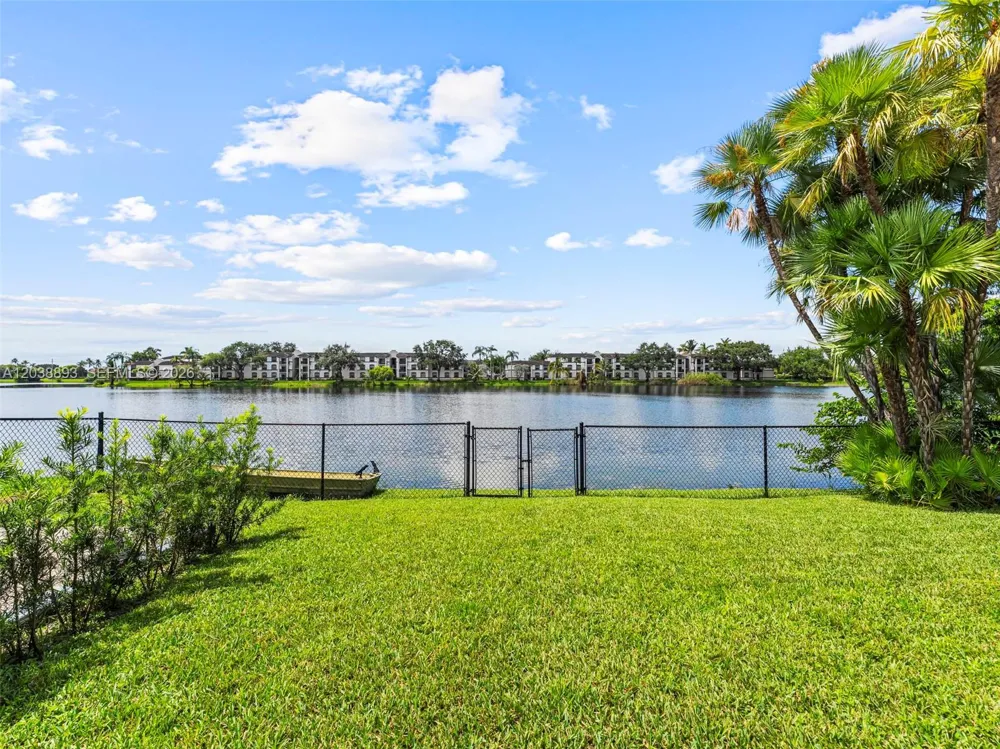 11010 SW 13th St Pembroke Pines, FL 33025