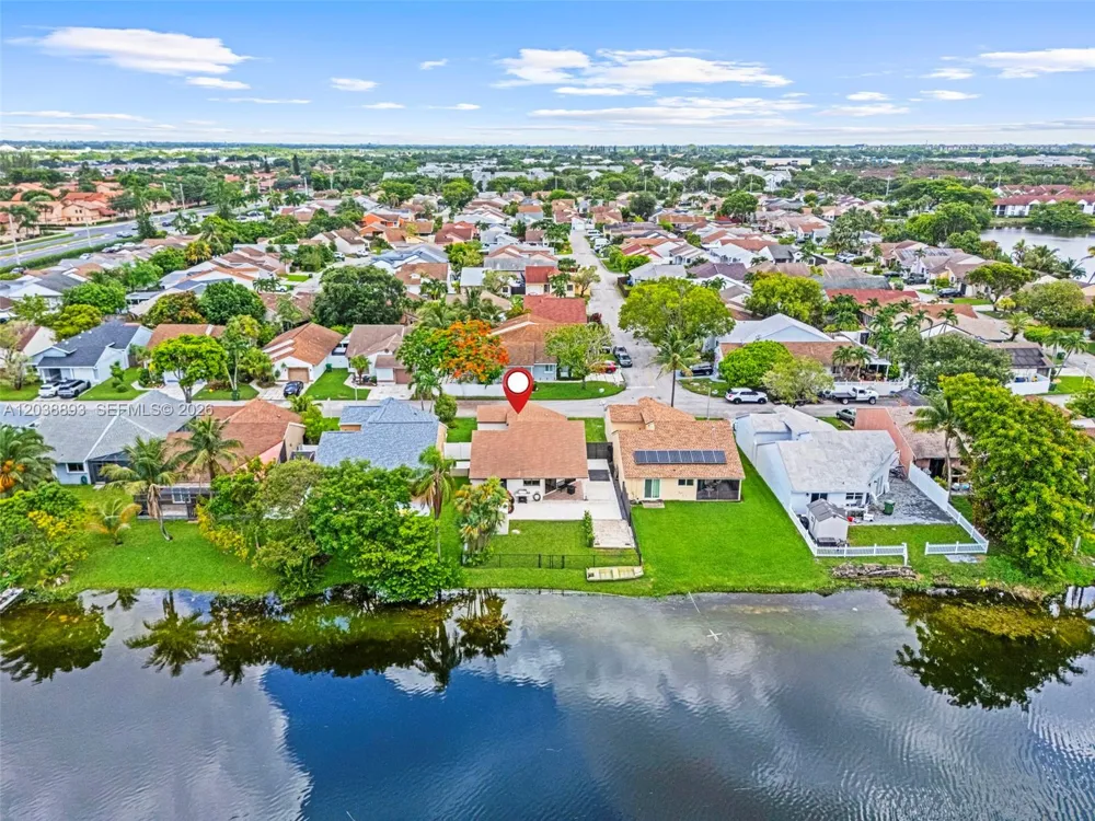 11010 SW 13th St Pembroke Pines, FL 33025