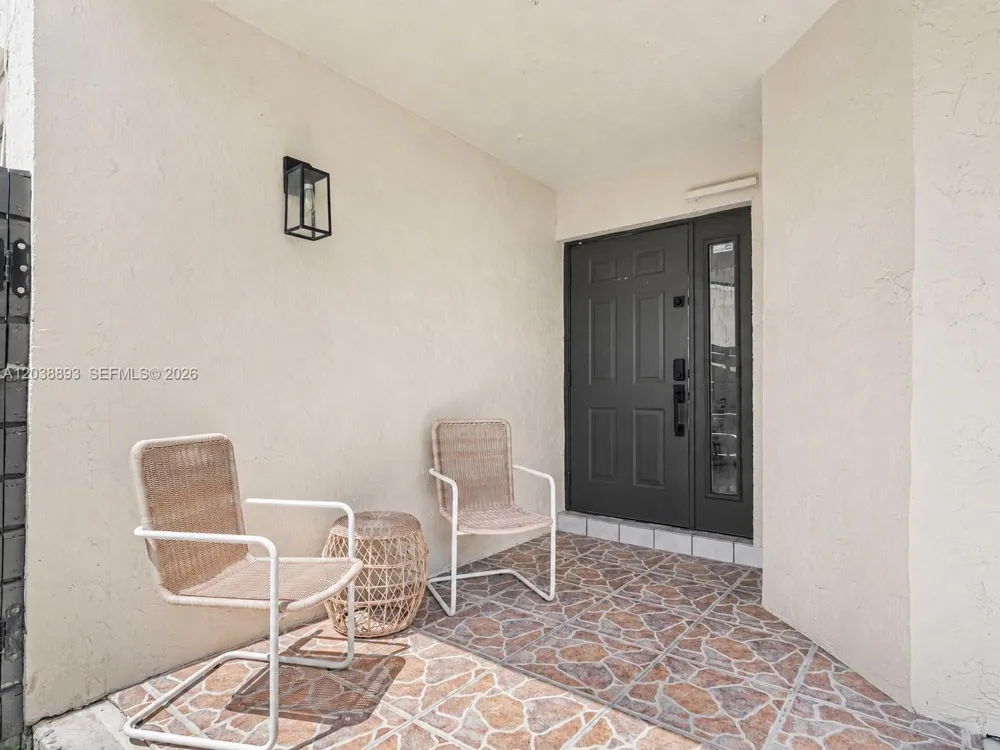 11010 SW 13th St Pembroke Pines, FL 33025