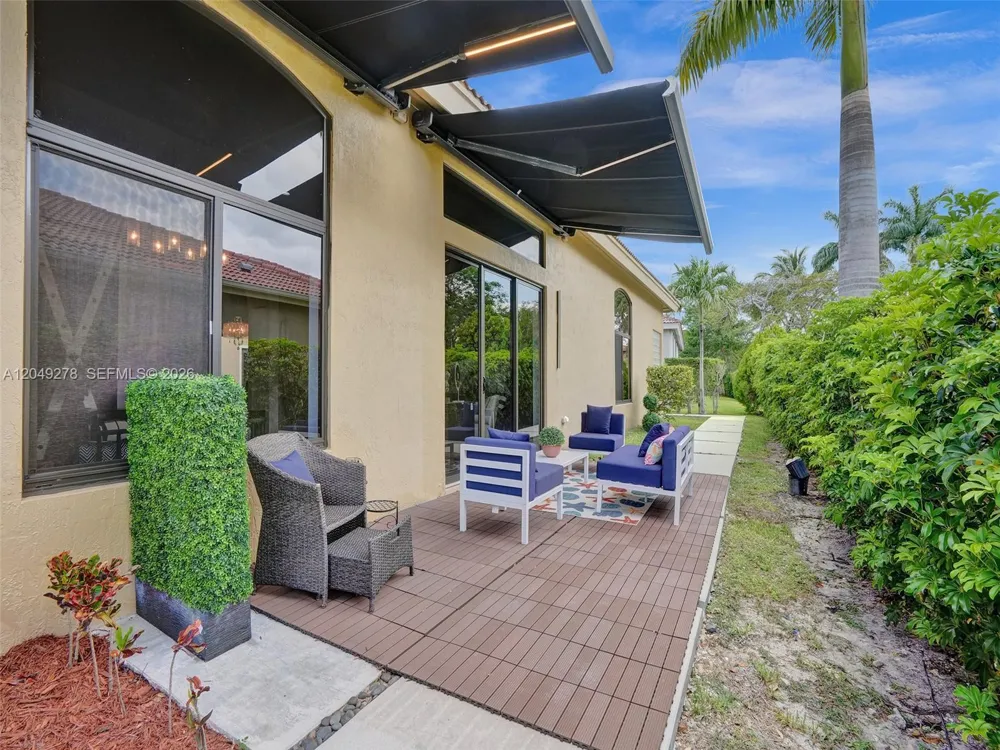 303 NW 119th Dr Coral Springs, FL 33071