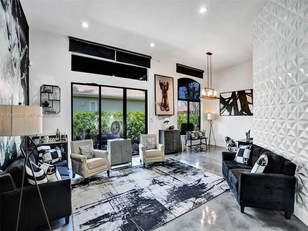 303 NW 119th Dr Coral Springs, FL 33071