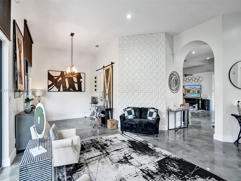 303 NW 119th Dr Coral Springs, FL 33071