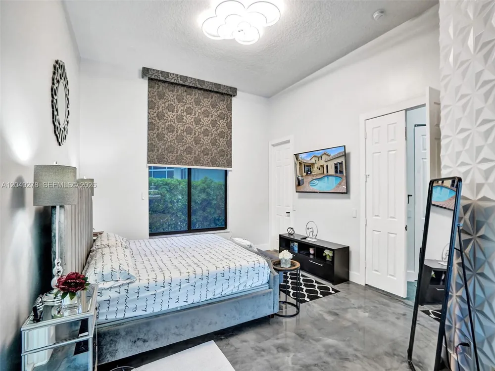 303 NW 119th Dr Coral Springs, FL 33071