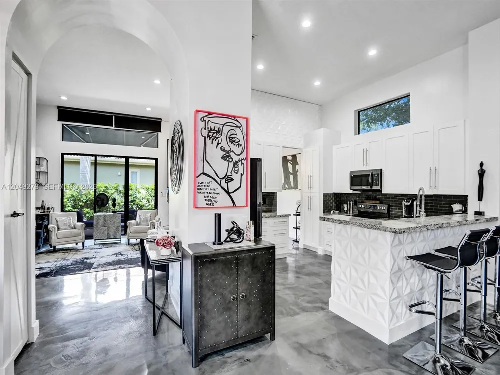 303 NW 119th Dr Coral Springs, FL 33071